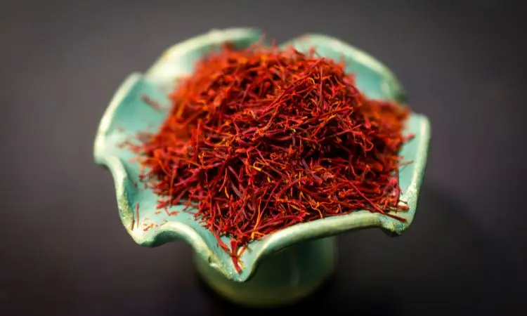saffron powder vs threads
